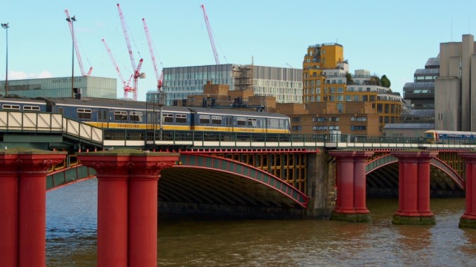bahnhof-city-thameslink-london